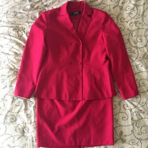 *HP* Women's 2-piece Levine Classics Dress Suit